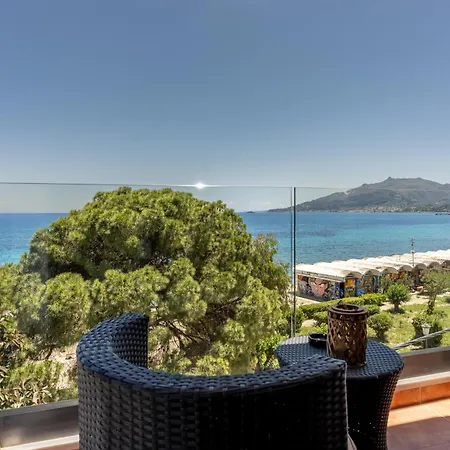 Boutique Seaview Apartment